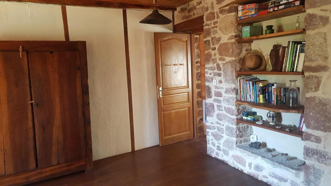 Maison Isolee Dans Les Vignes Et Les Bois Valady المظهر الخارجي الصورة
